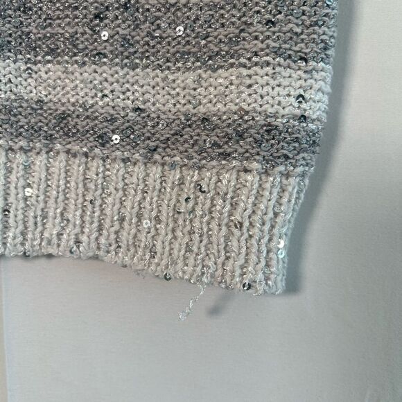 American Rag Gray Knit Sweater with Sparkles - size M - Picture 10 of 12